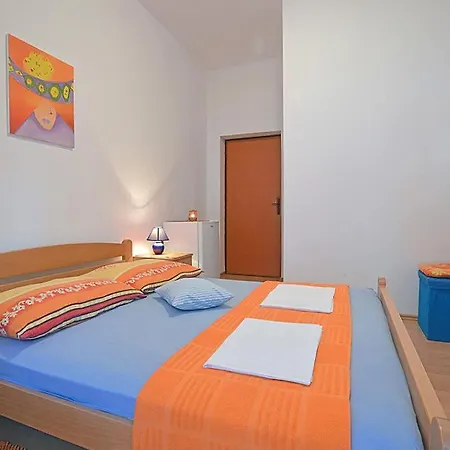 Double Podaca 16160a بيت ضيافة