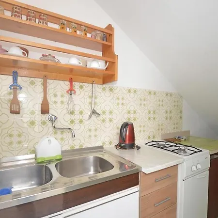Double Podaca 16160a بيت ضيافة 2*